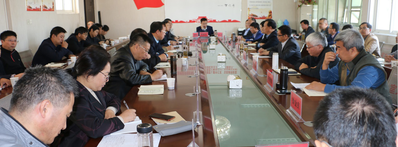 淮安市高中(zhōng)教育教學視導組莅臨我(wǒ)(wǒ)校檢查指導工(gōng)作